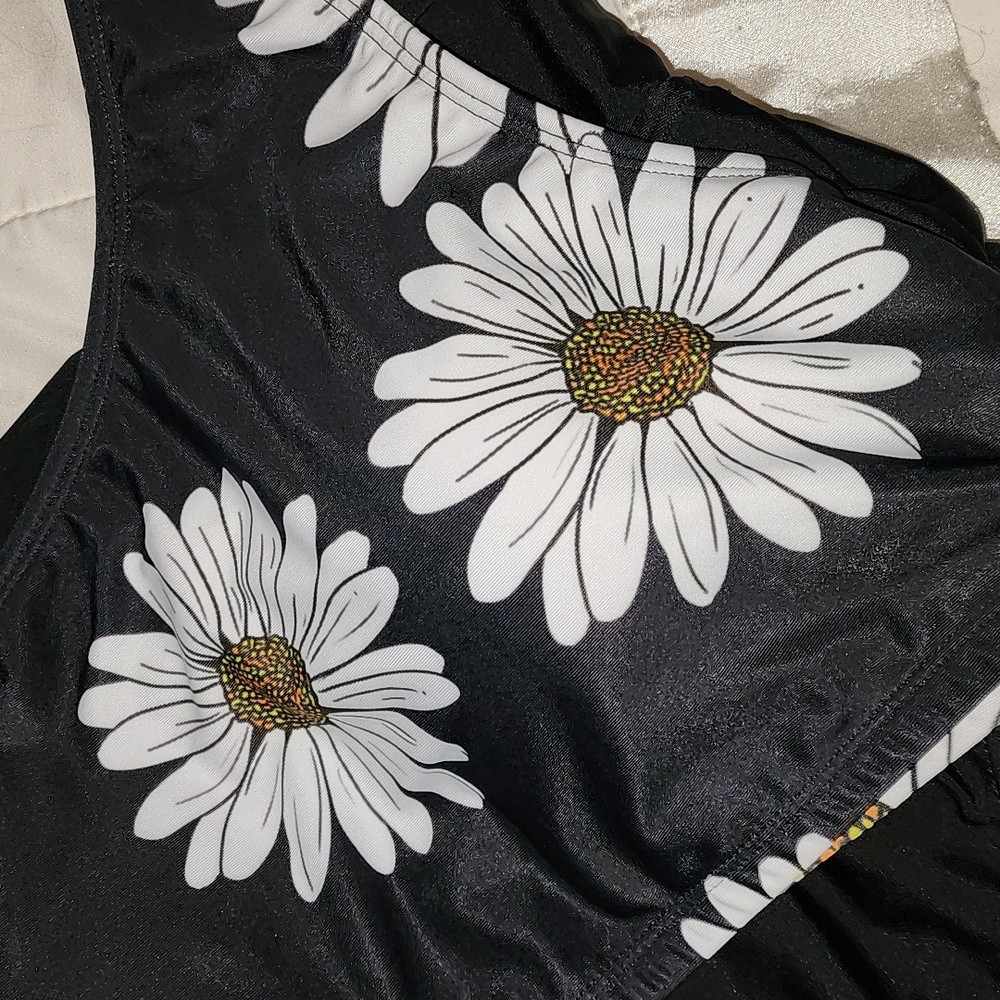 2 piece Swimsuit XL - Picture 7 of 9